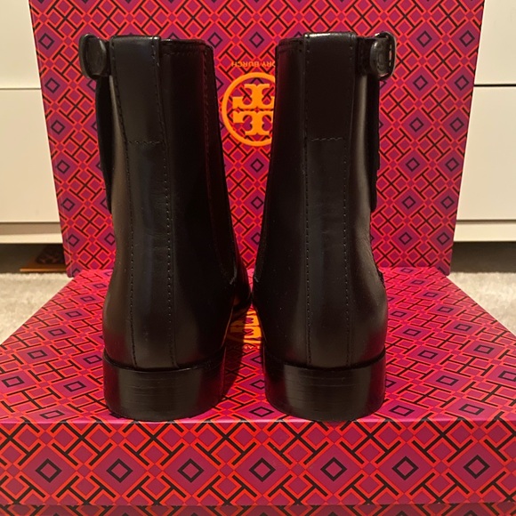 New Tory Burch Chelsea Boot - Picture 2 of 3